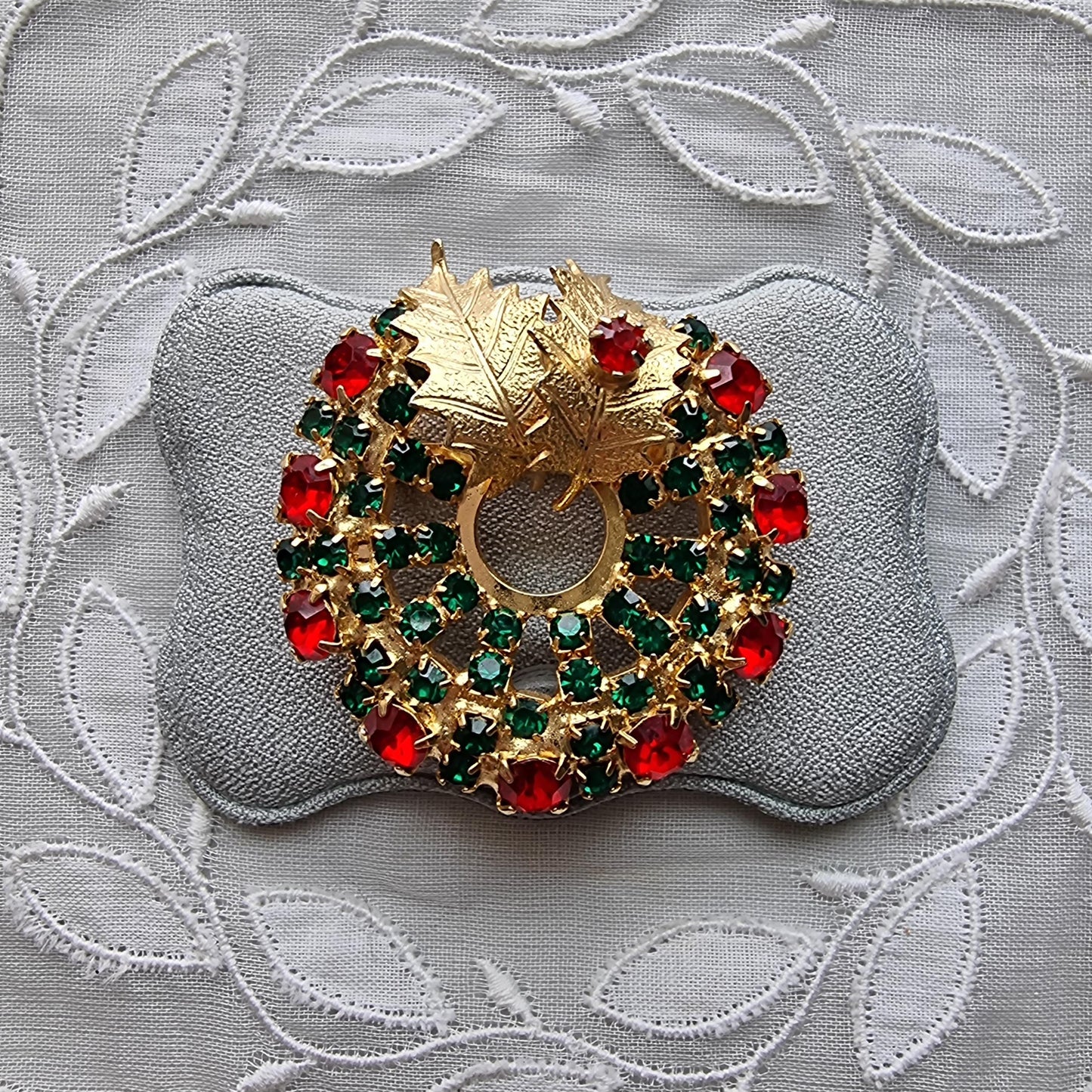 Brooch - Green and Red Crystals Christmas Wreath Brooch