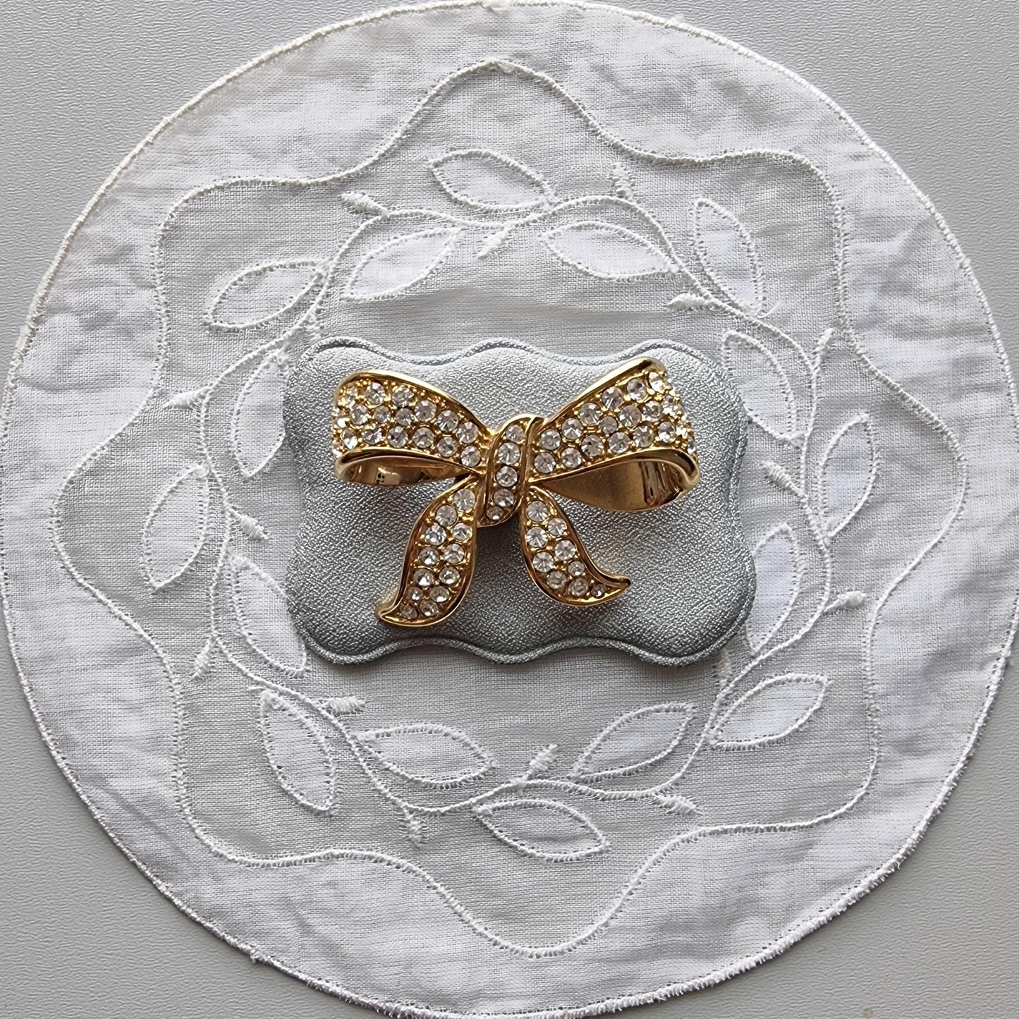Brooch - Gold and Clear Crystals Bow Brooch