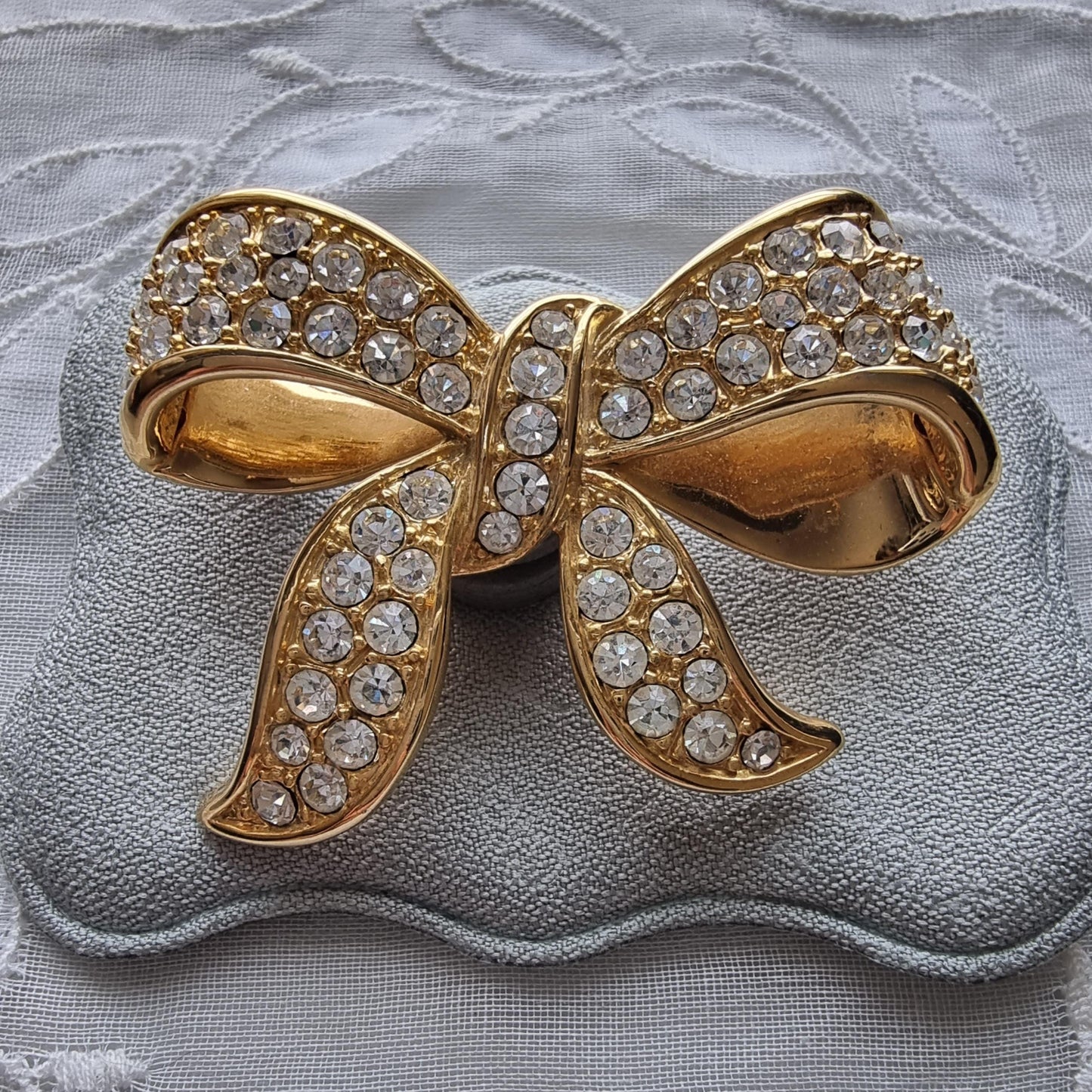 Brooch - Gold and Clear Crystals Bow Brooch