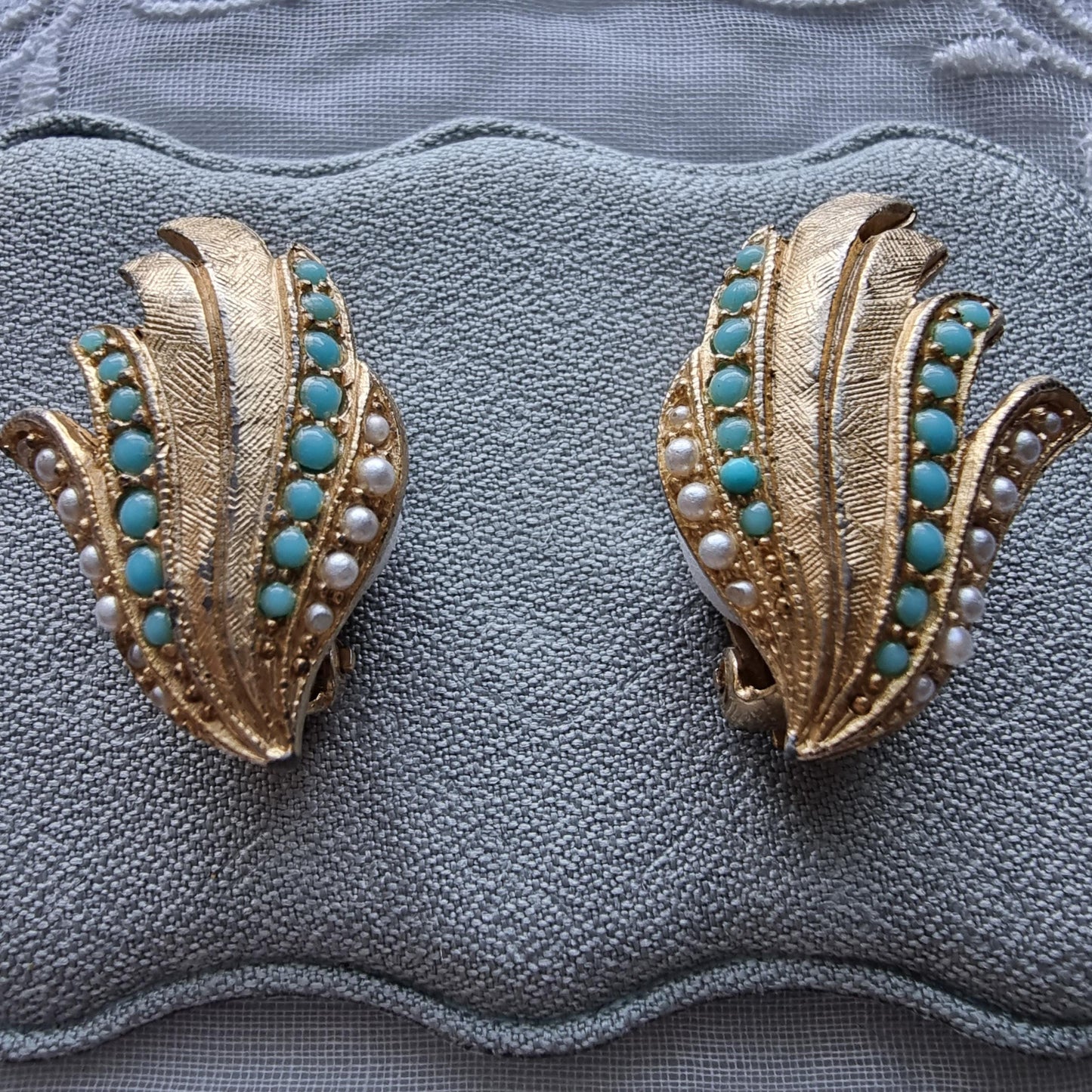 Clip on - Faux Turquoise and Pearls Stylised Flame Clip on Earrings