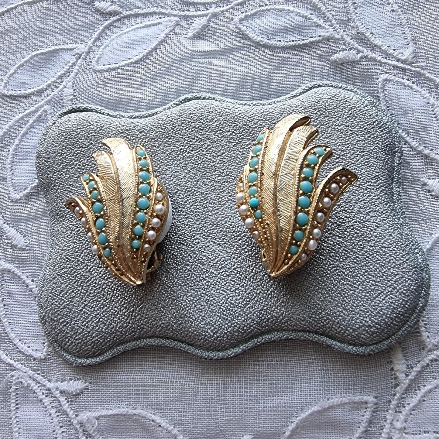 Clip on - Faux Turquoise and Pearls Stylised Flame Clip on Earrings