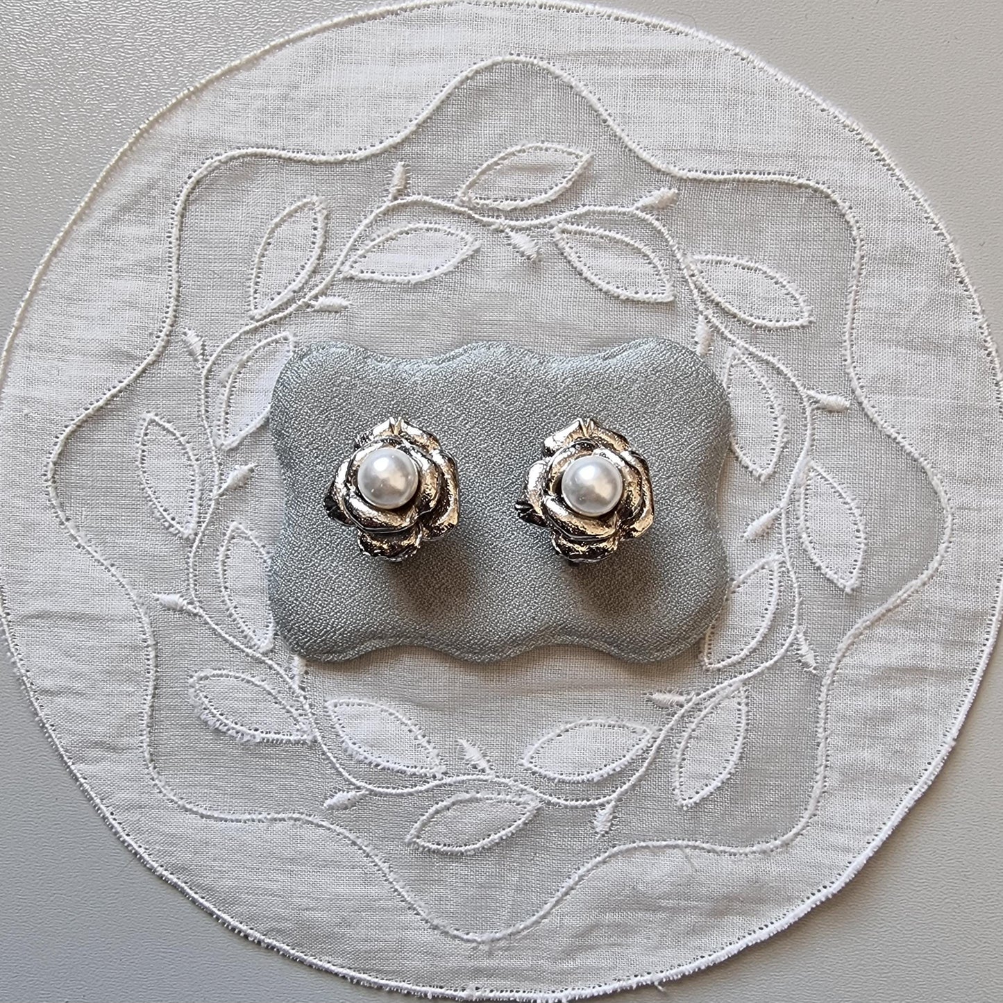 Clip on - Silver Pearl Rose Clip On Earrings