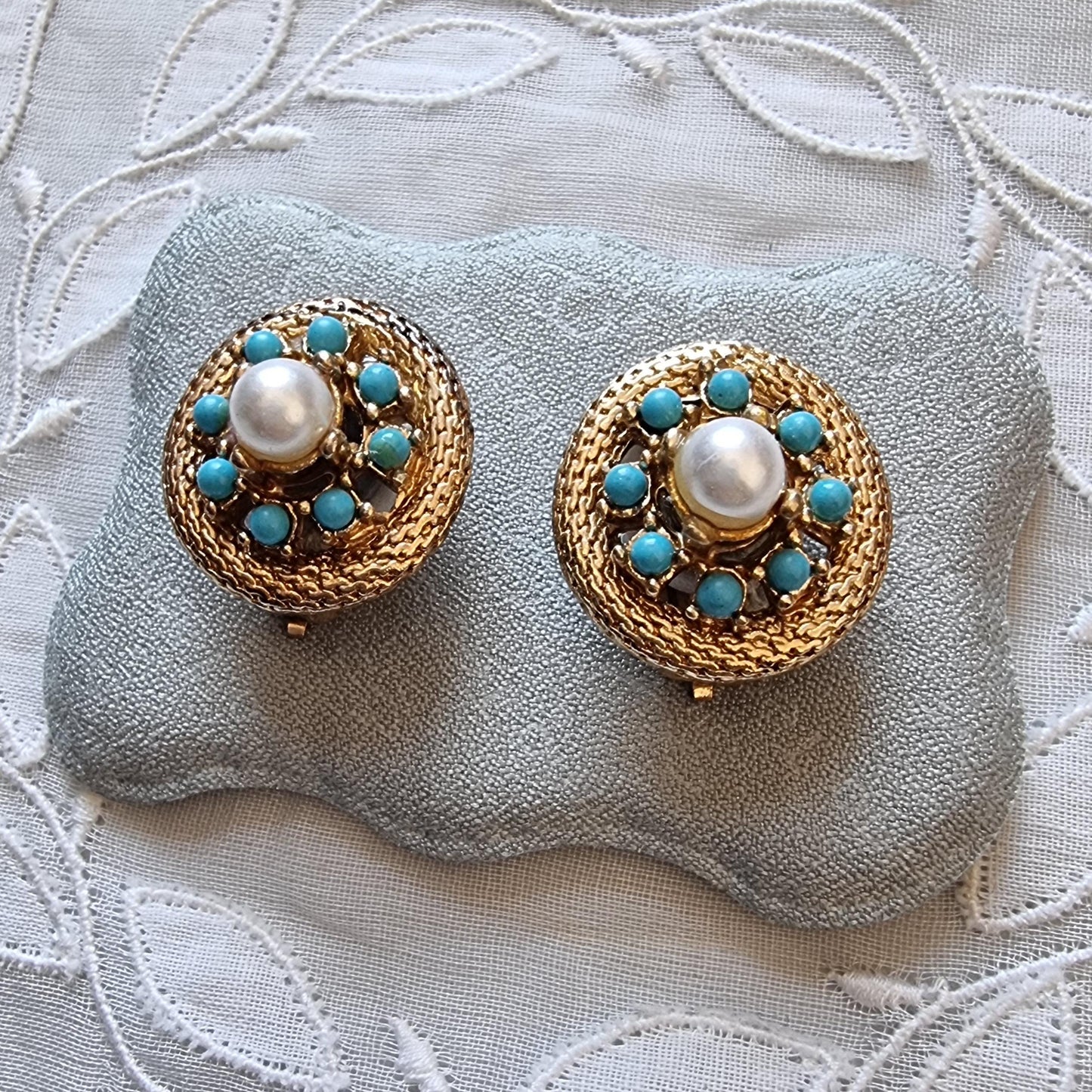 Clip on - Sphinx Round Faux Pearl and Turquoise Cluster Clip on Earrings