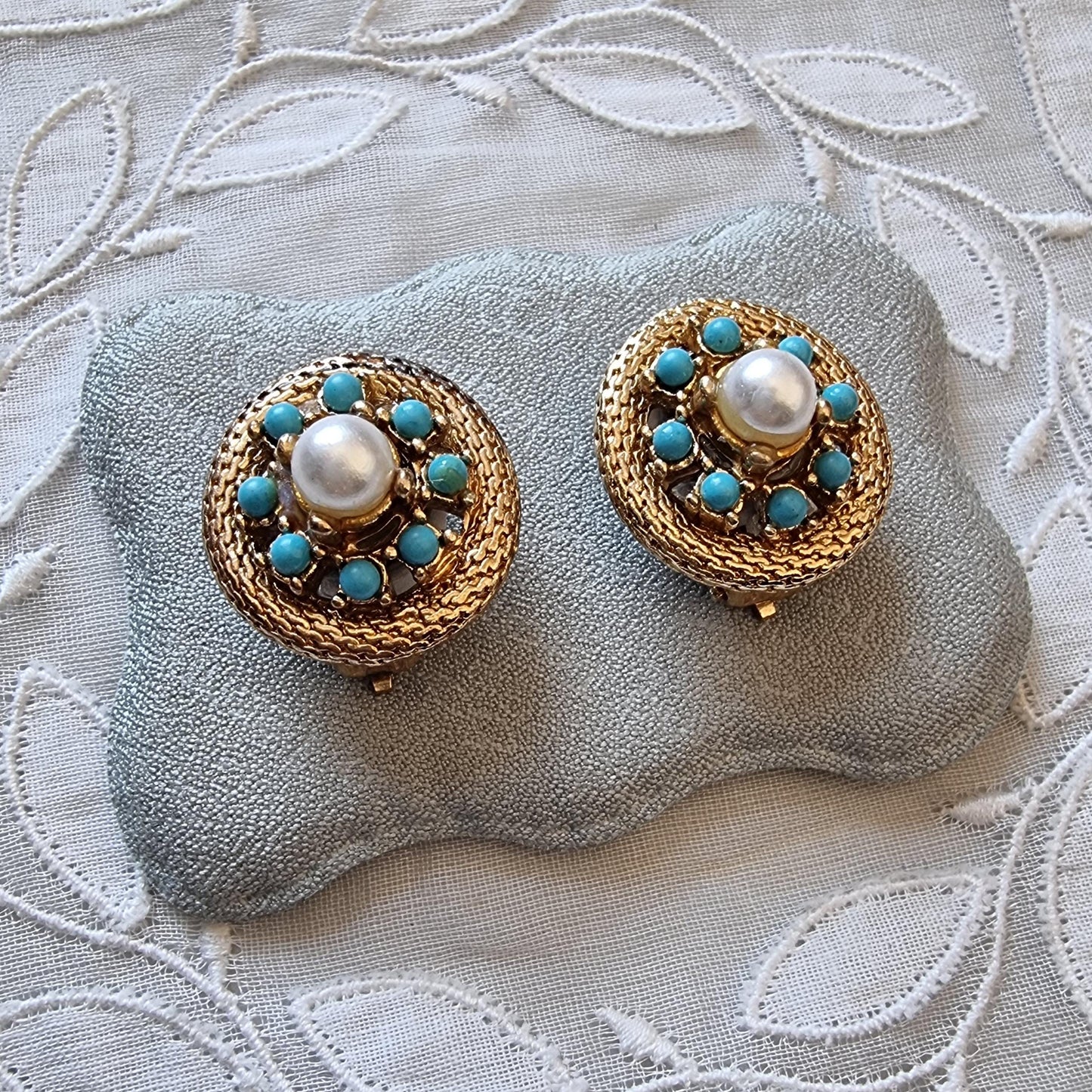 Clip on - Sphinx Round Faux Pearl and Turquoise Cluster Clip on Earrings