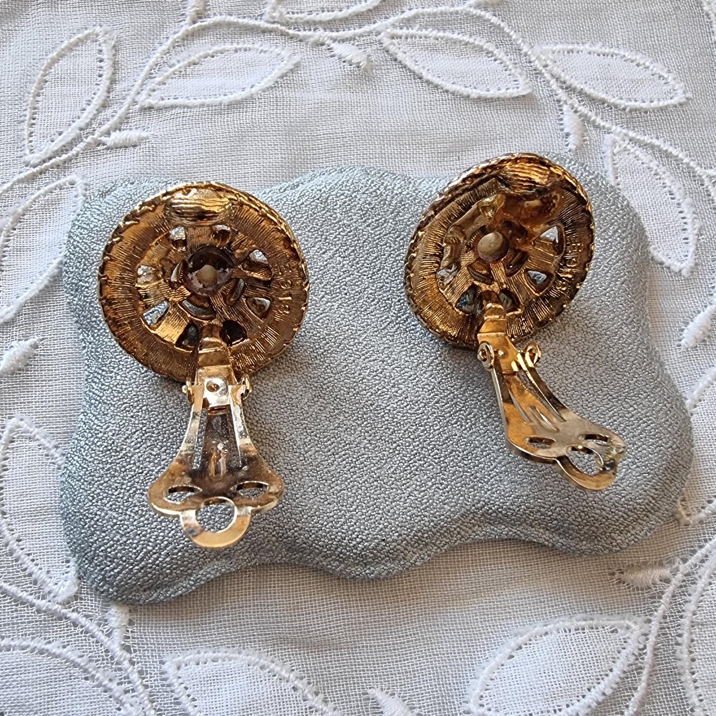 Clip on - Sphinx Round Faux Pearl and Turquoise Cluster Clip on Earrings