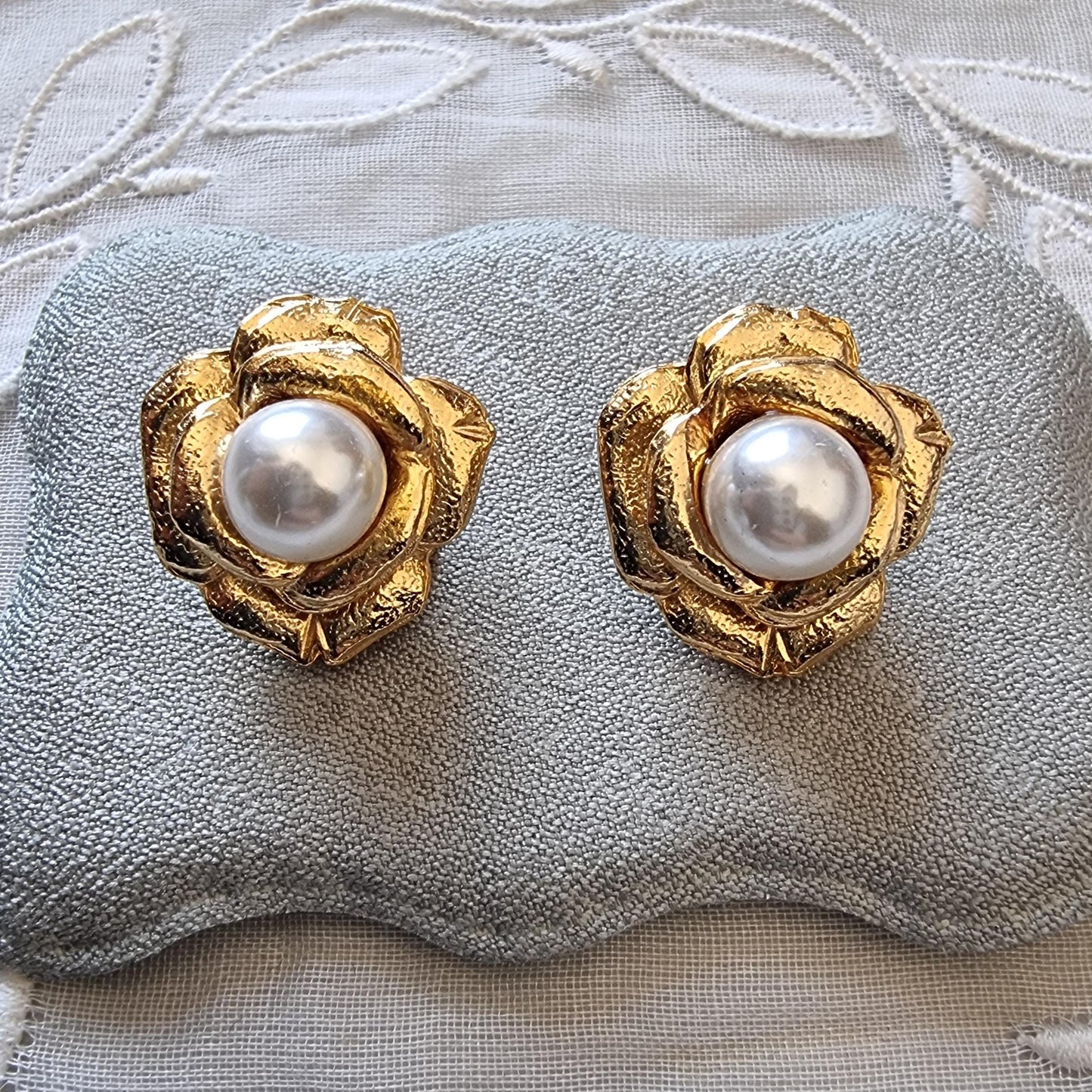 Clip on - Gold Pearl Rose Clip On Earrings