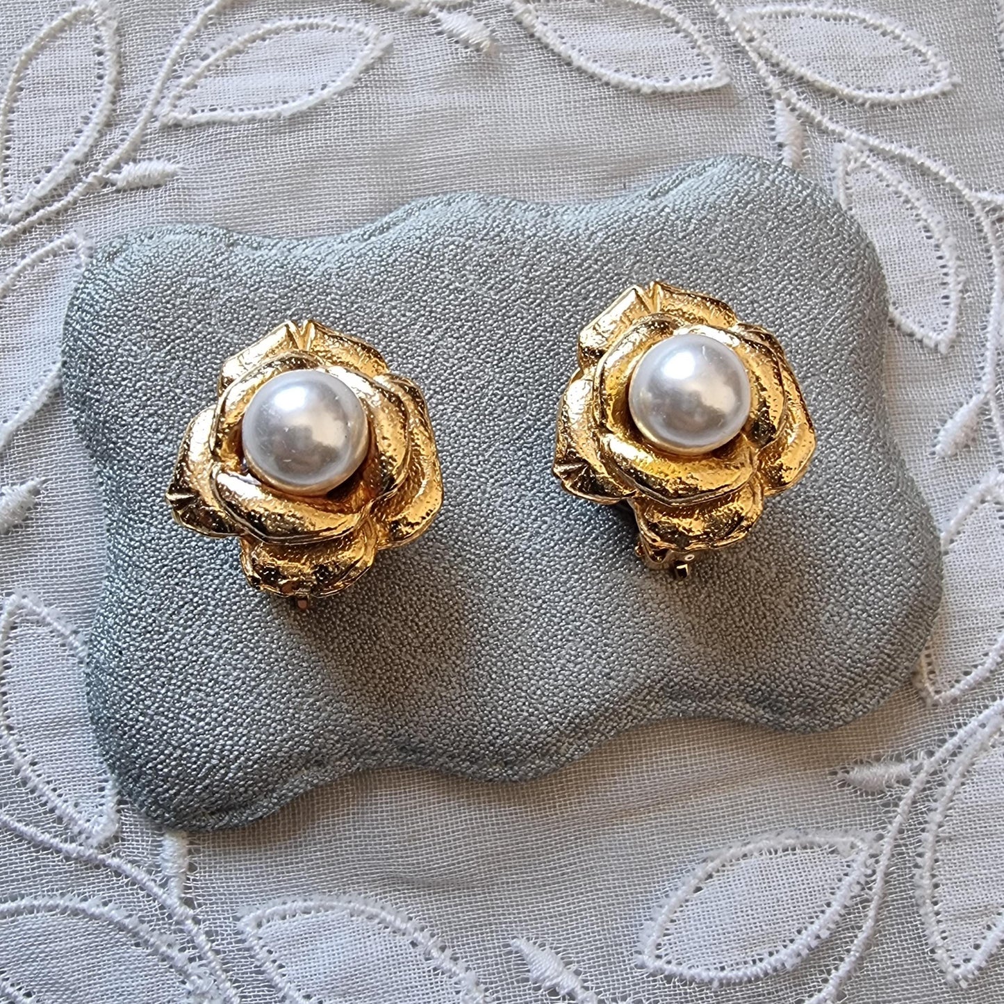 Clip on - Gold Pearl Rose Clip On Earrings