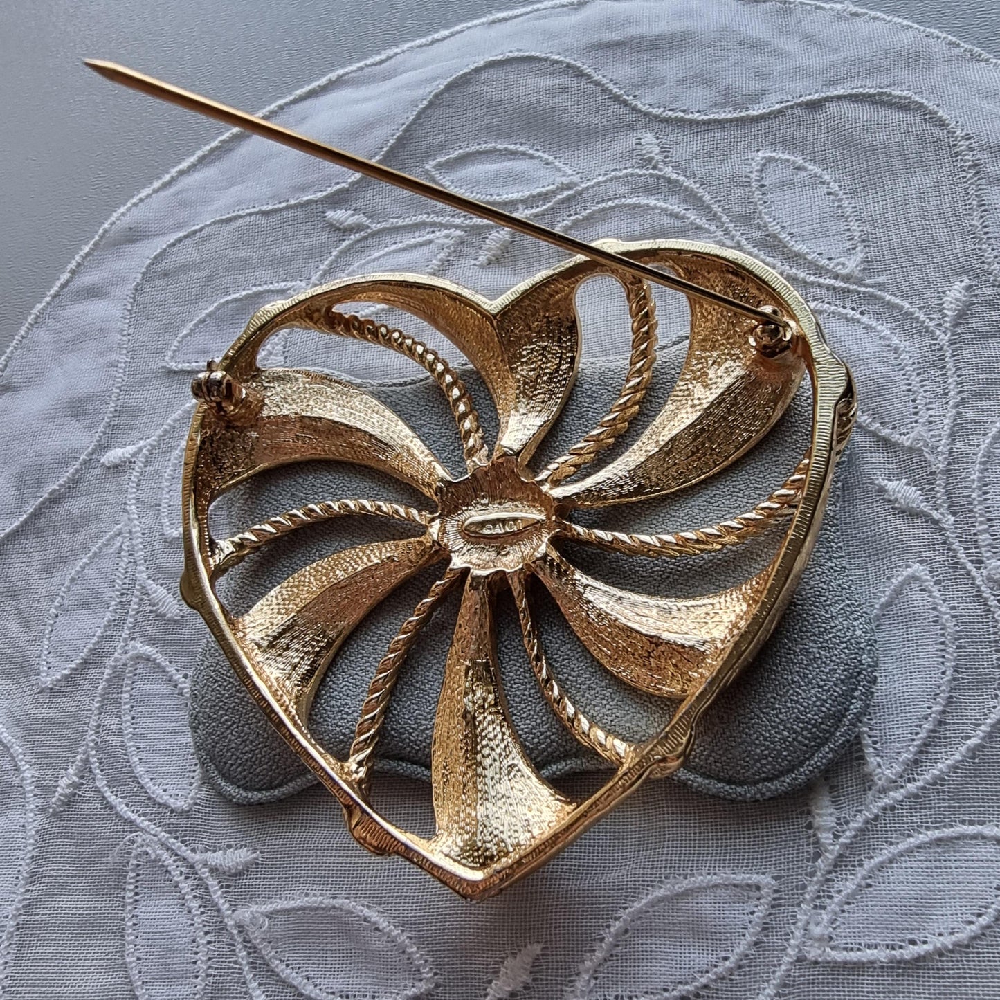 Brooch - Avon Big Heart Crystal Spray Brooch