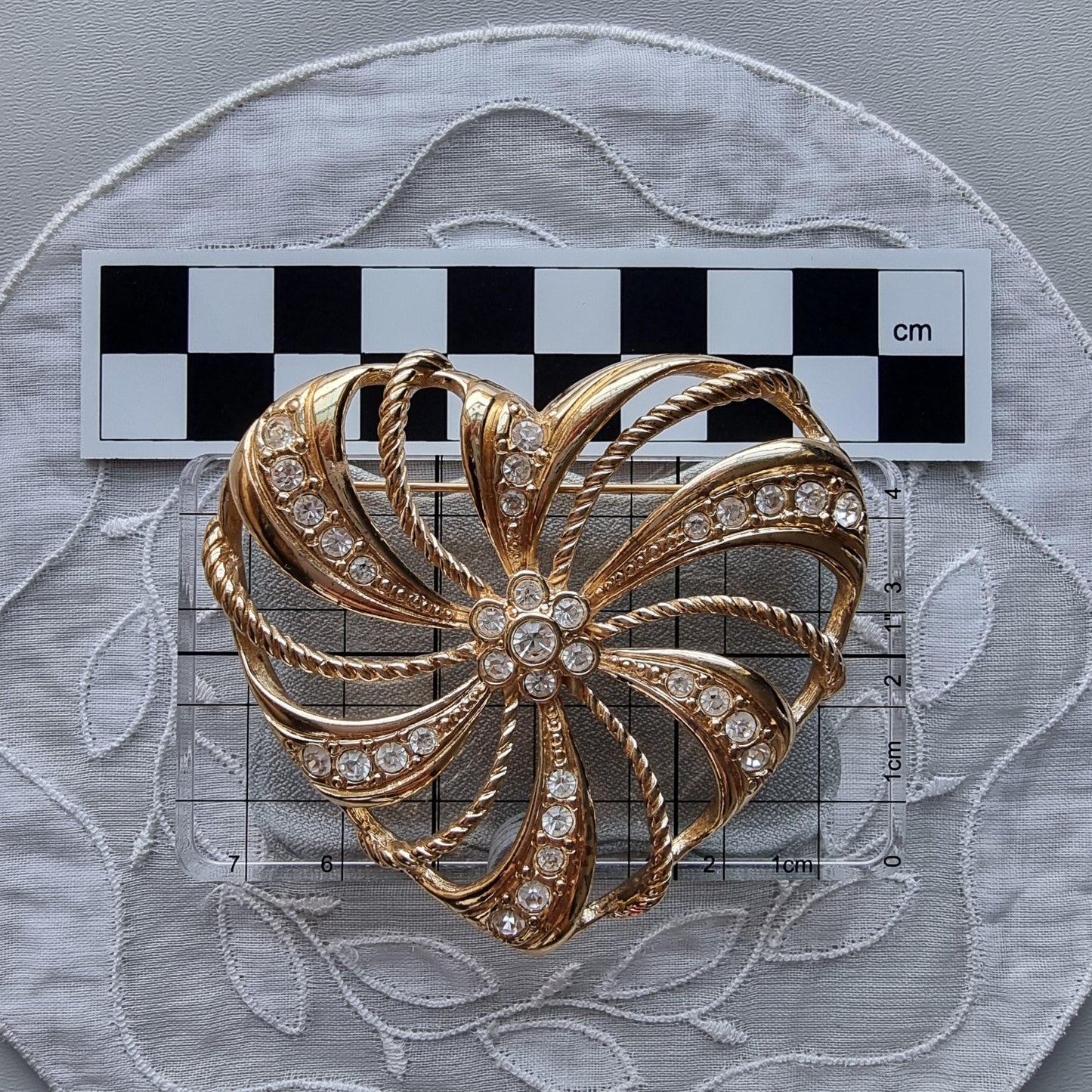 Brooch - Avon Big Heart Crystal Spray Brooch