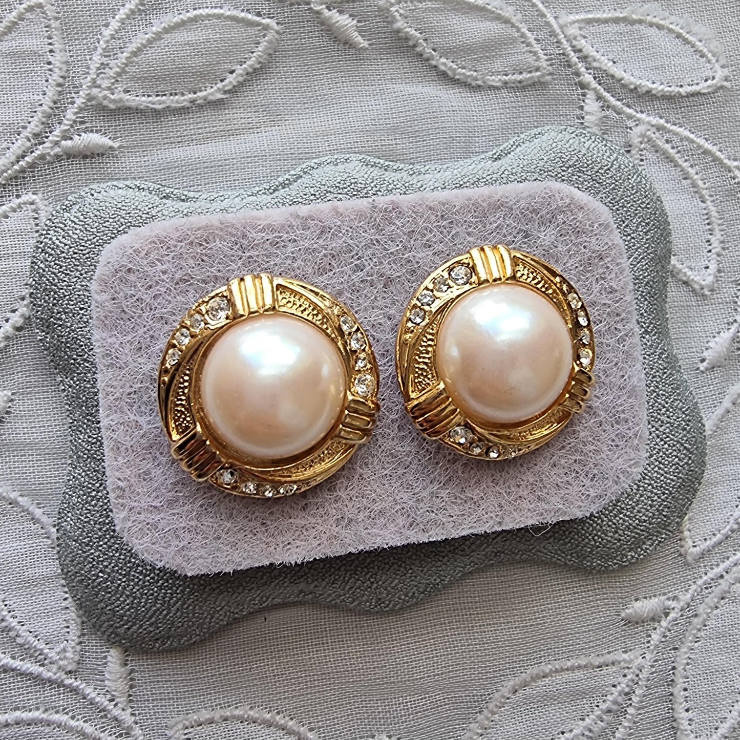 Posts - Gold and Crystals Swirl Pearl Stud Earrings