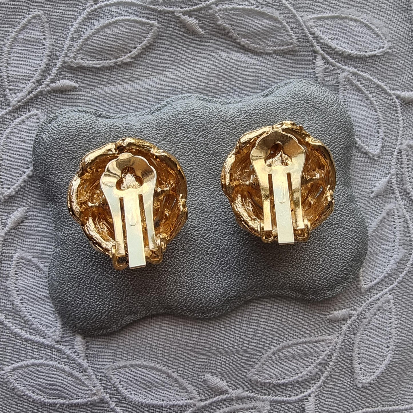Clip on - Gold Nest Faux Pearl Clip On Earrings