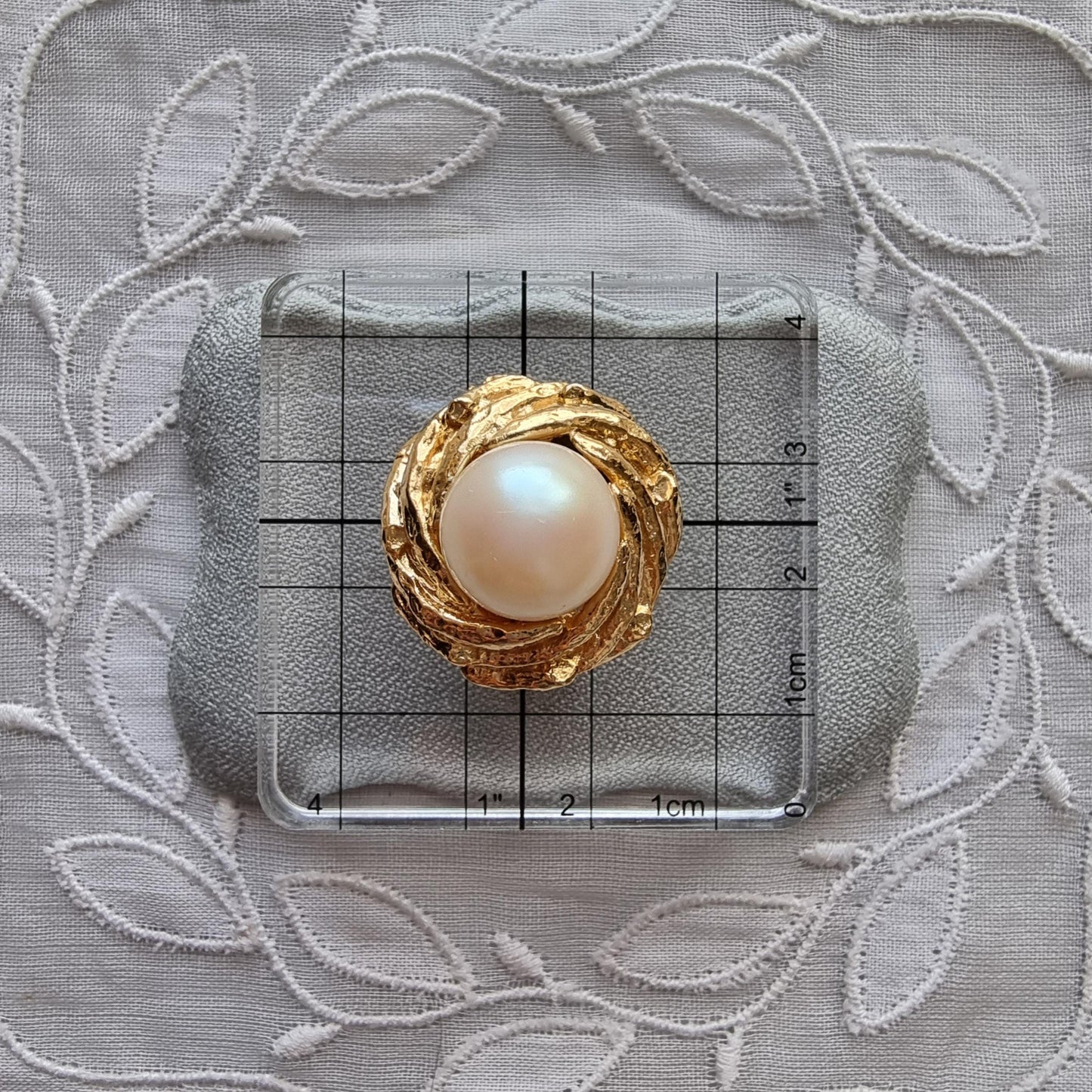 Clip on - Gold Nest Faux Pearl Clip On Earrings