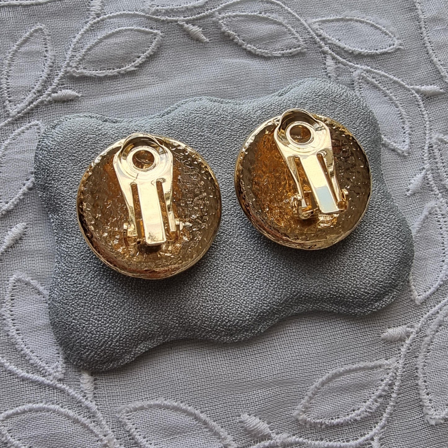 Clip on - Etruscan Pink Glass Cabochon Round Clip on Earrings