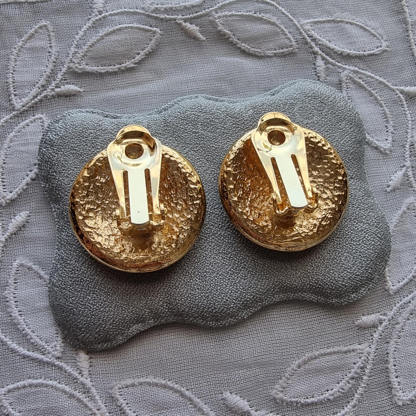 Clip on - Etruscan Purple Marbled Glass Cabochon Round Clip on Earrings