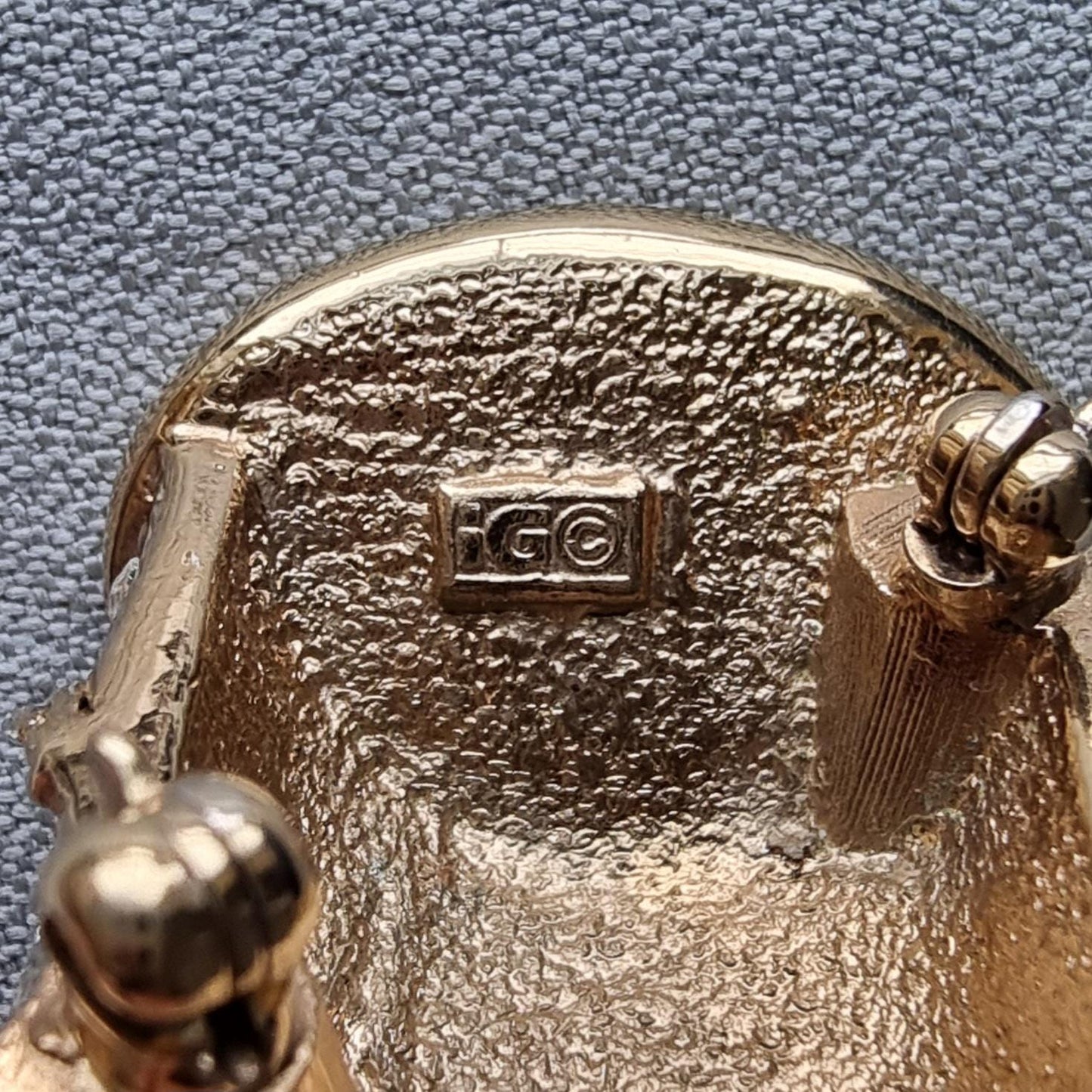 Brooch - iG Gold Crystal Drum with Tassel Chain Brooch