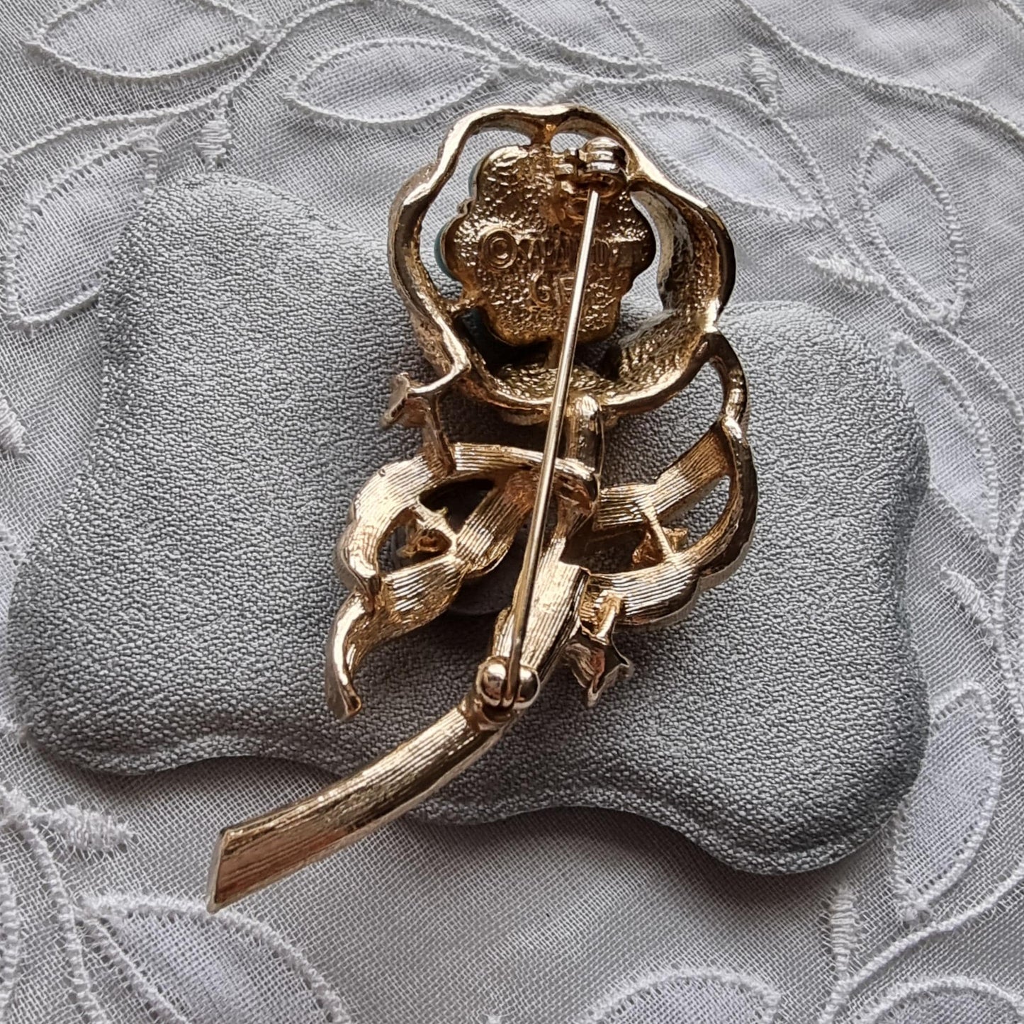 Brooch - Sarah Coventry Turquoise and Crystal Flower Stem Brooch