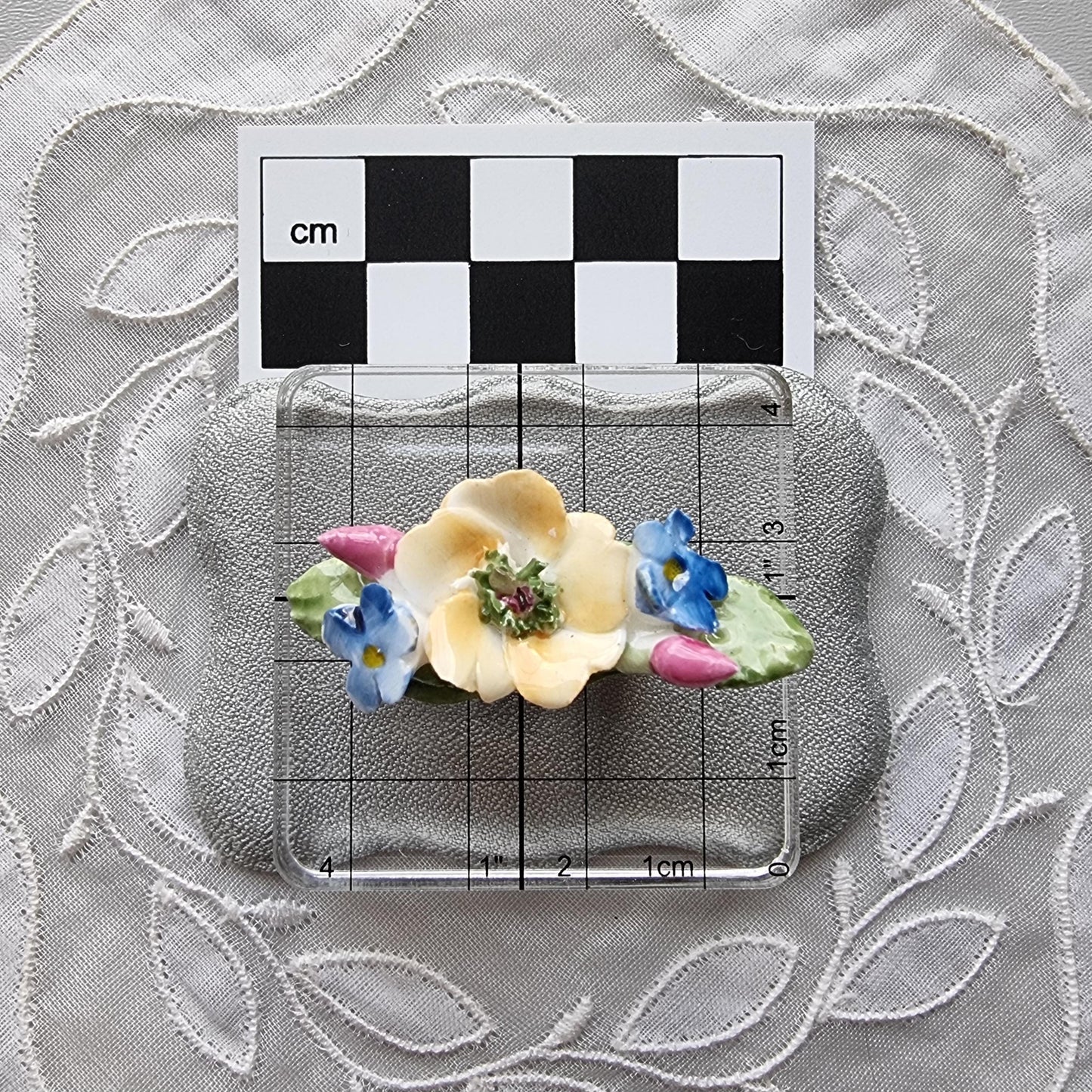 Brooch - Small Porcelain Flower Cluster Brooch