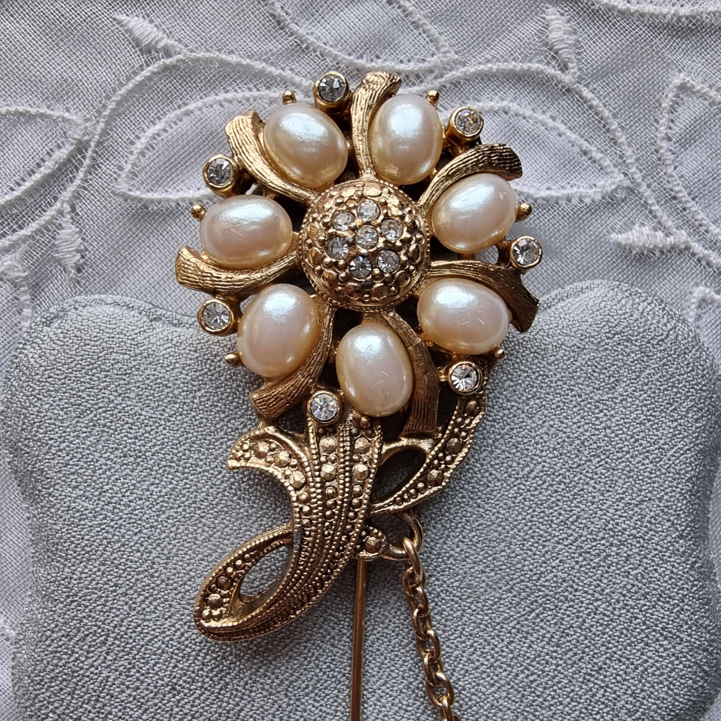 Stick Pin - Pearl and Crystals Flower Chain Stick Pin Brooch