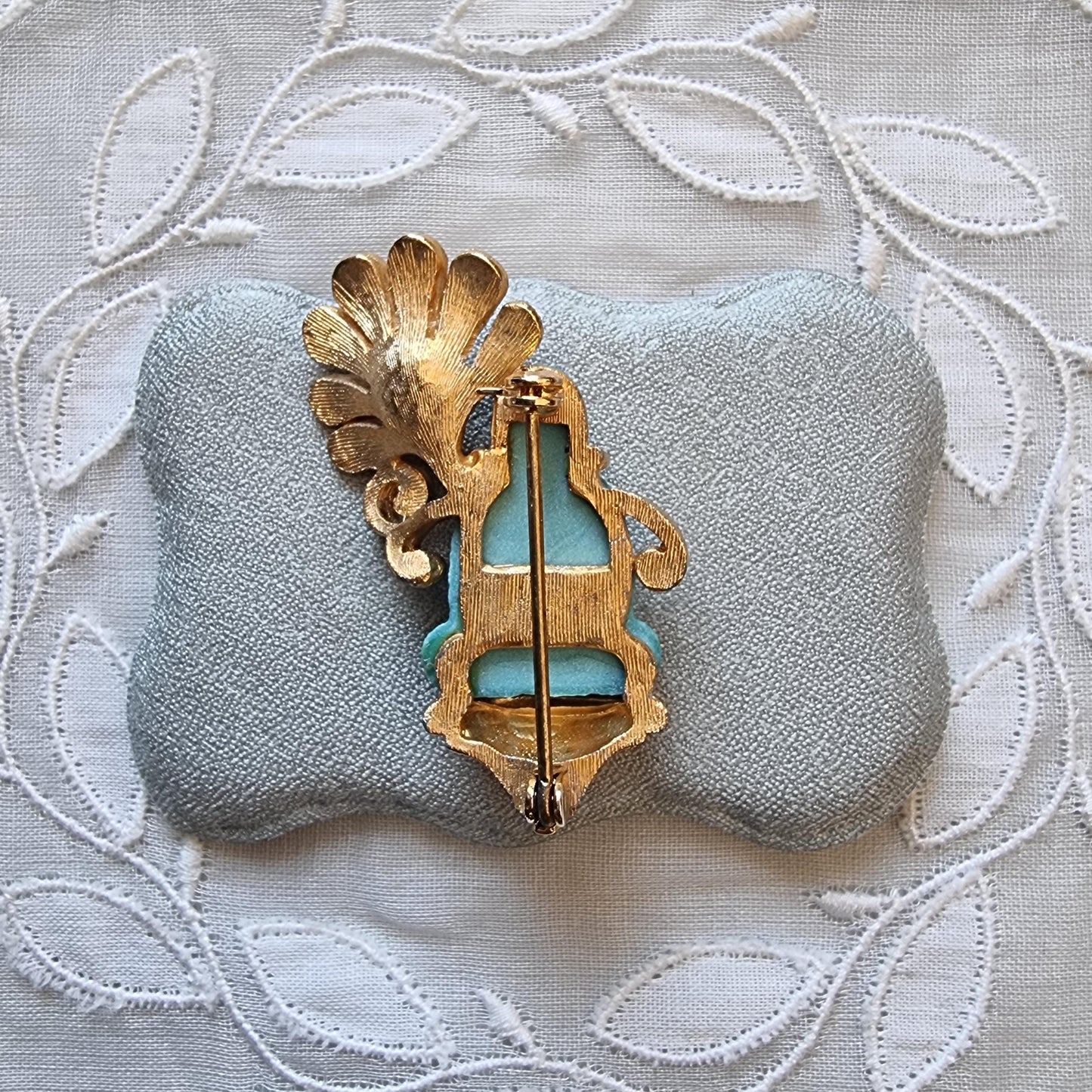 Brooch - Vintage Turquoise Acrylic Buddha and Pearl Flower Brooch