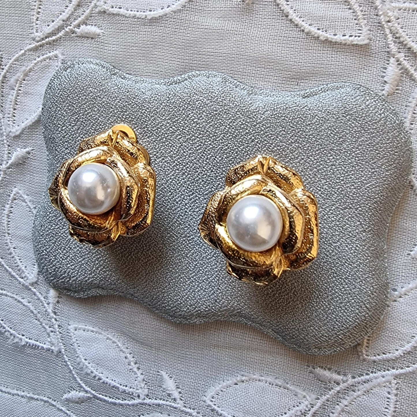 Clip on - Gold Pearl Rose Clip On Earrings