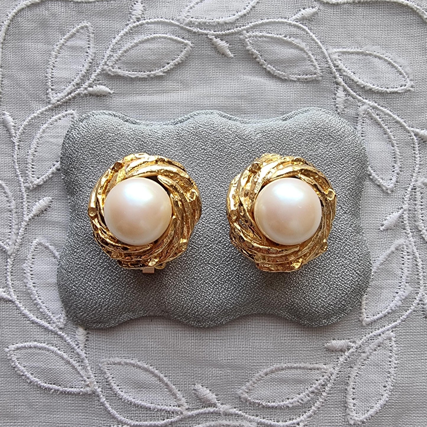 Clip on - Gold Nest Faux Pearl Clip On Earrings