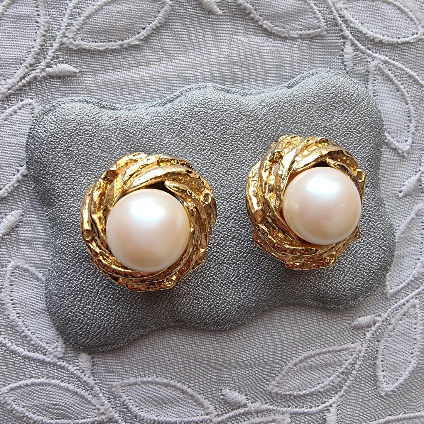 Clip on - Gold Nest Faux Pearl Clip On Earrings