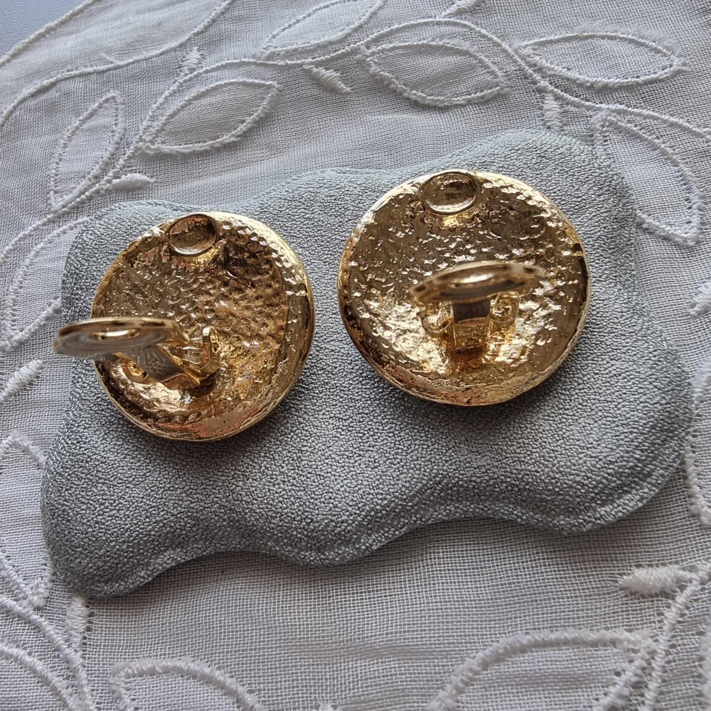 Clip on - Etruscan Pink Glass Cabochon Round Clip on Earrings