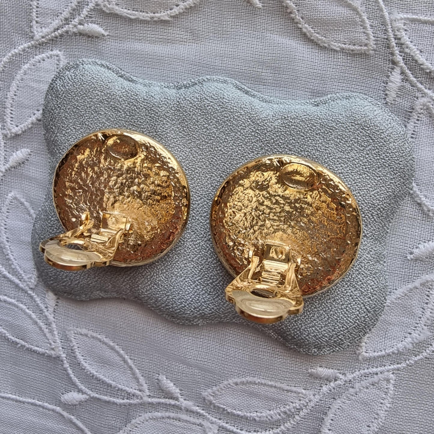 Clip on - Etruscan Purple Marbled Glass Cabochon Round Clip on Earrings