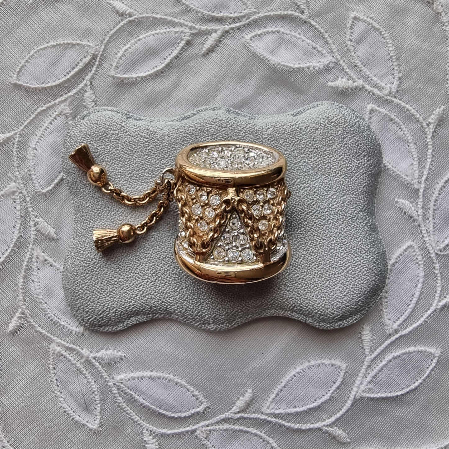 Brooch - iG Gold Crystal Drum with Tassel Chain Brooch