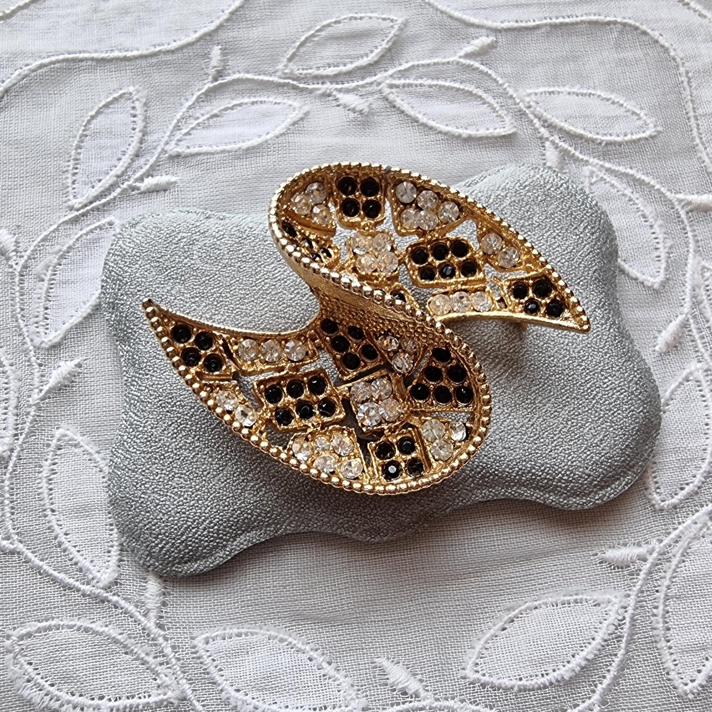 Brooch - Black and Clear Crystals Swirl Brooch