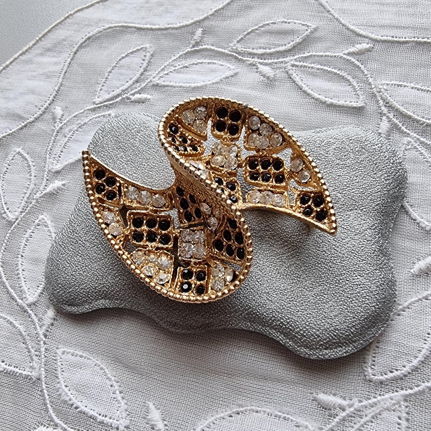 Brooch - Black and Clear Crystals Swirl Brooch