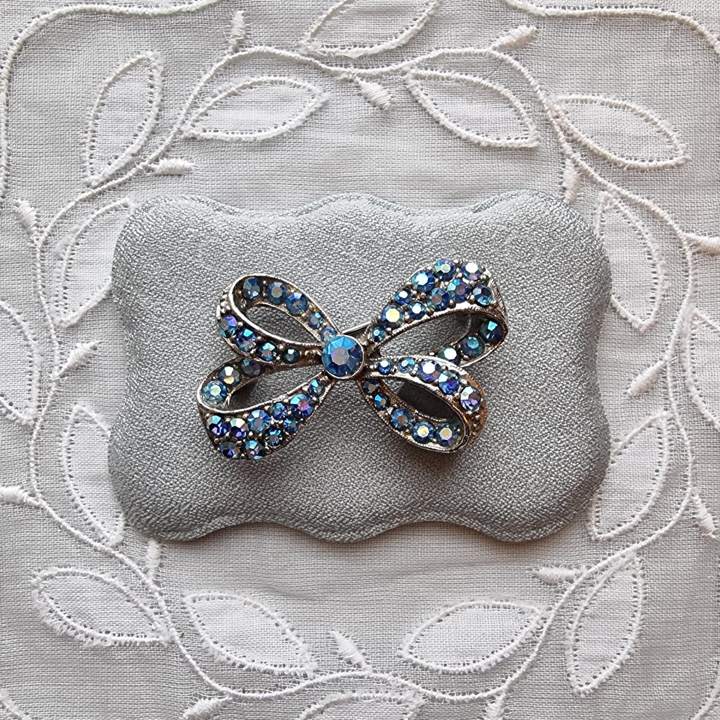 Brooch - Sphinx Blue Aurora Borealis Bow Brooch