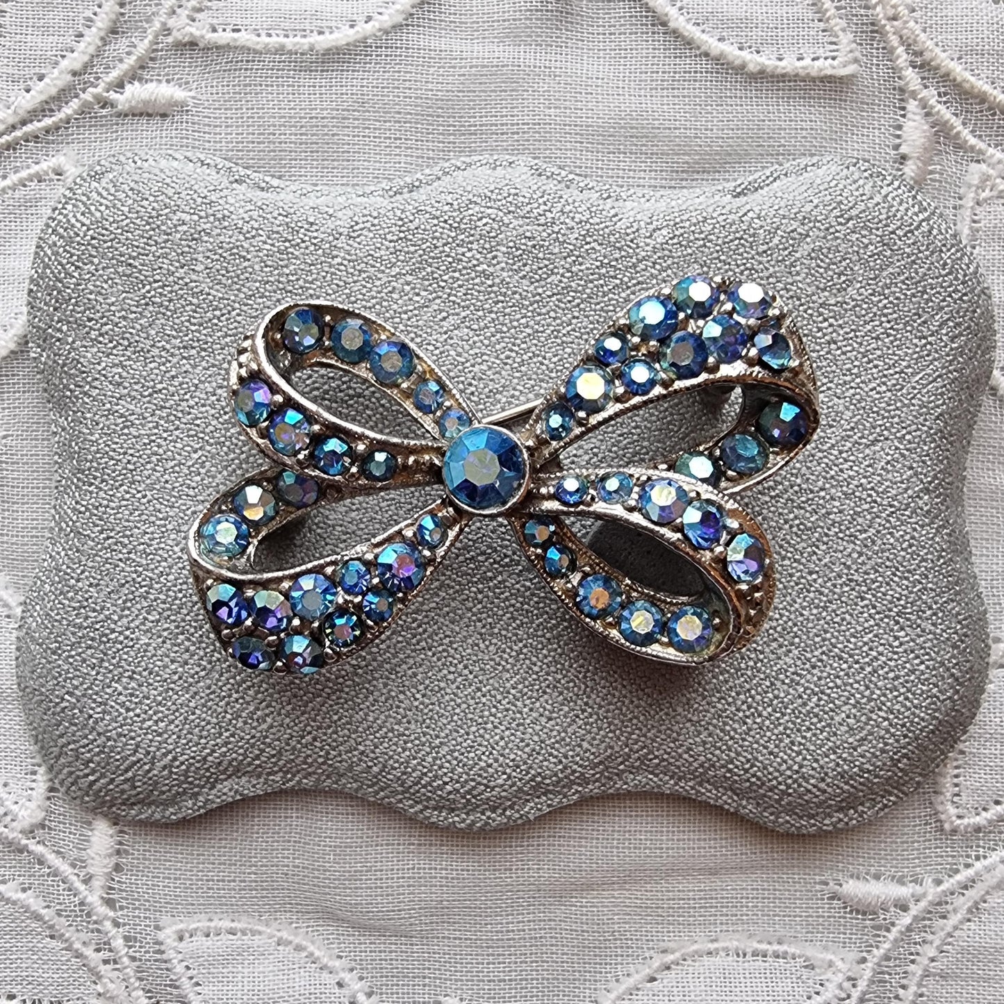 Brooch - Sphinx Blue Aurora Borealis Bow Brooch