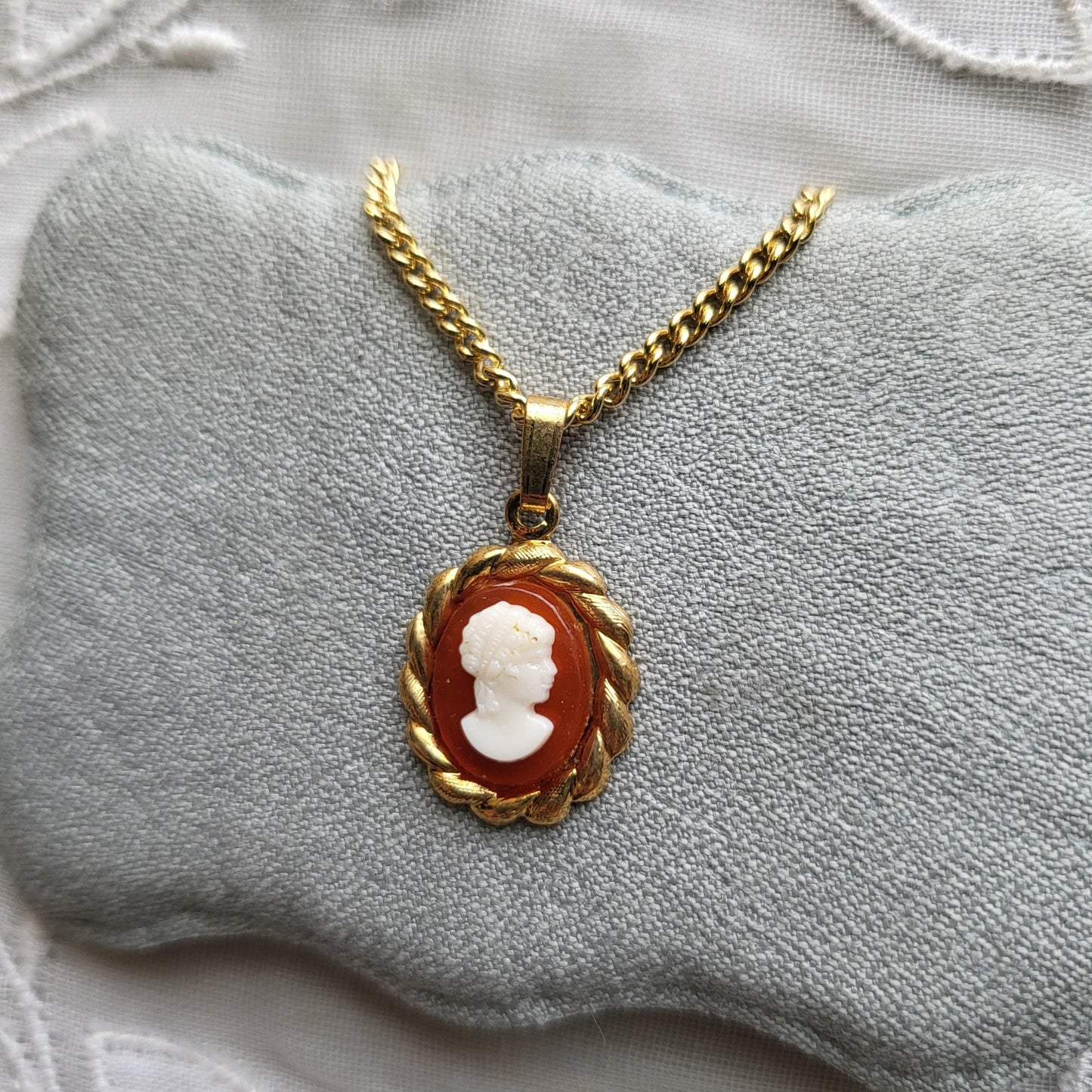 Necklace - Brown and White Acrylic Cameo Pendant Necklace
