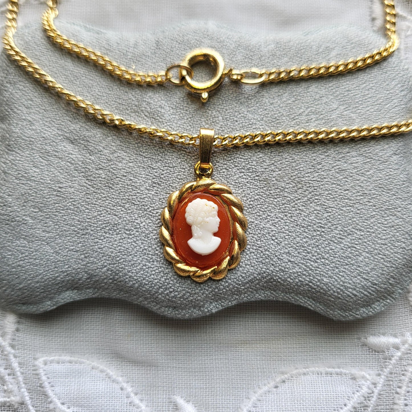 Necklace - Brown and White Acrylic Cameo Pendant Necklace