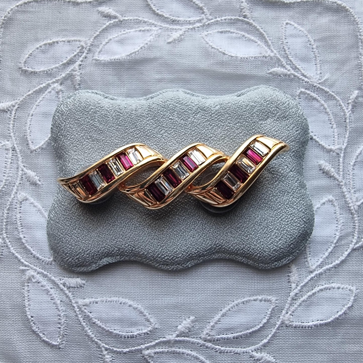 Brooch - Swarovski S.A.L. Black Enamel and Crystals Ribbon Bar Brooch