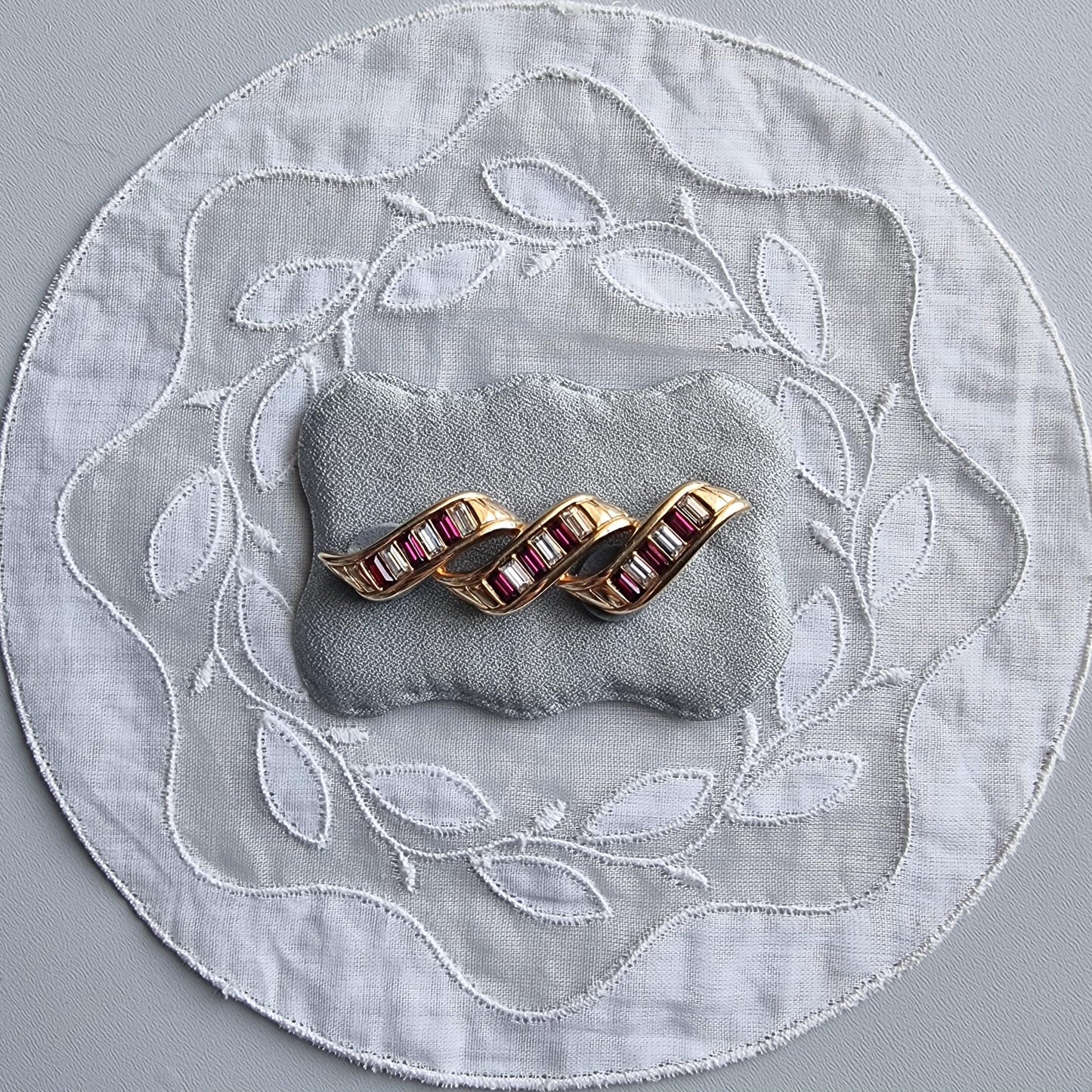 Brooch - Swarovski S.A.L. Black Enamel and Crystals Ribbon Bar Brooch