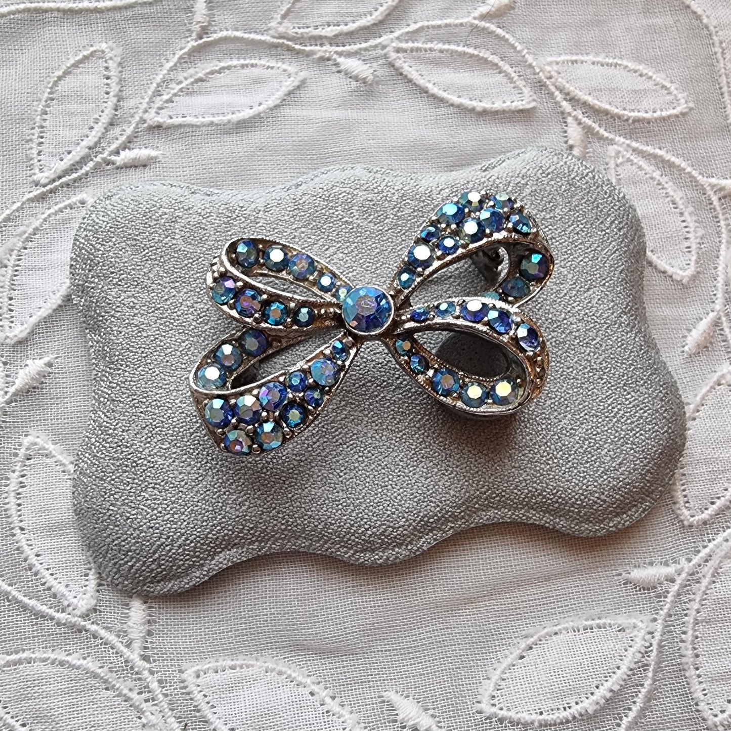Brooch - Sphinx Blue Aurora Borealis Bow Brooch