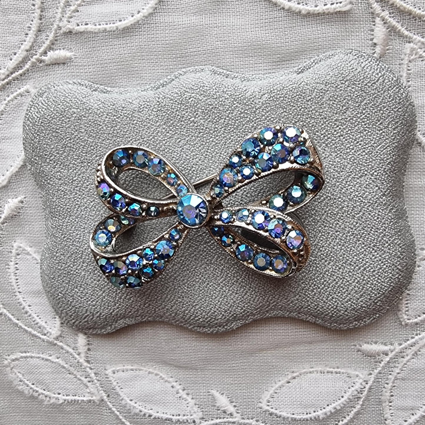 Brooch - Sphinx Blue Aurora Borealis Bow Brooch