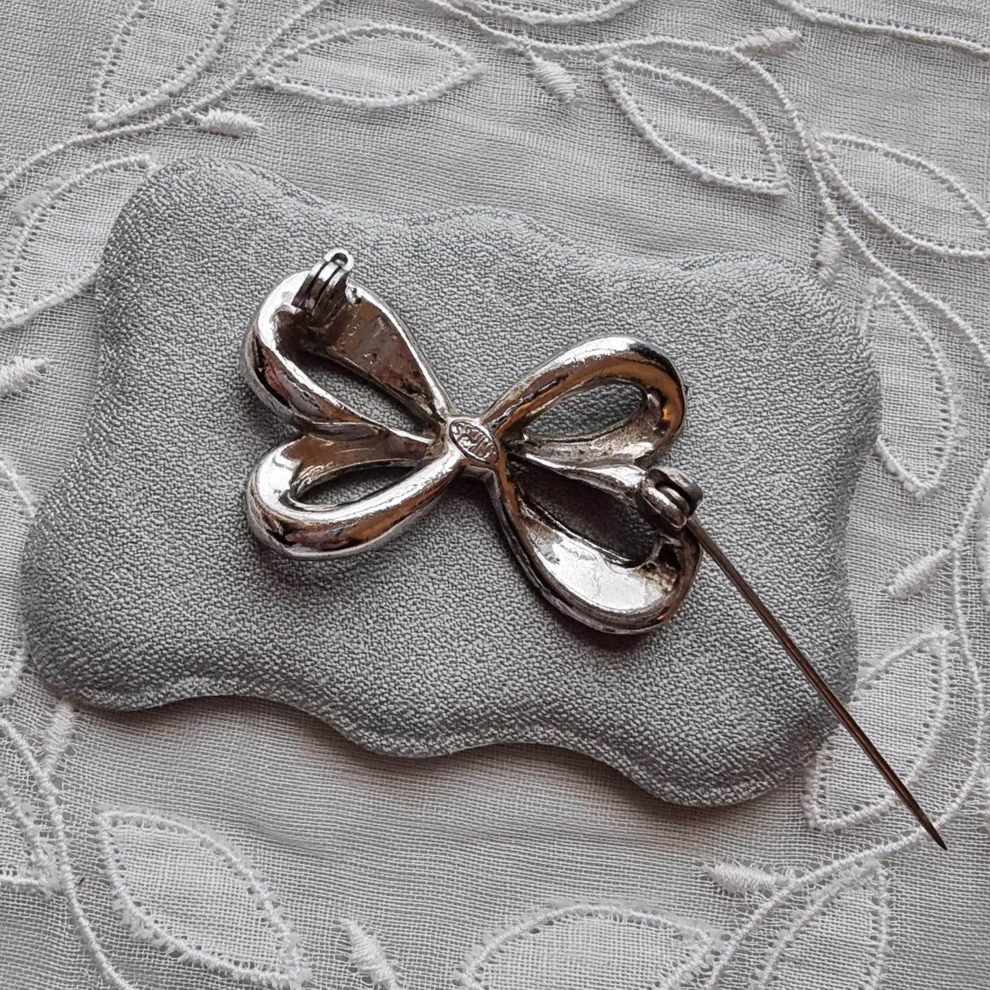 Brooch - Sphinx Blue Aurora Borealis Bow Brooch