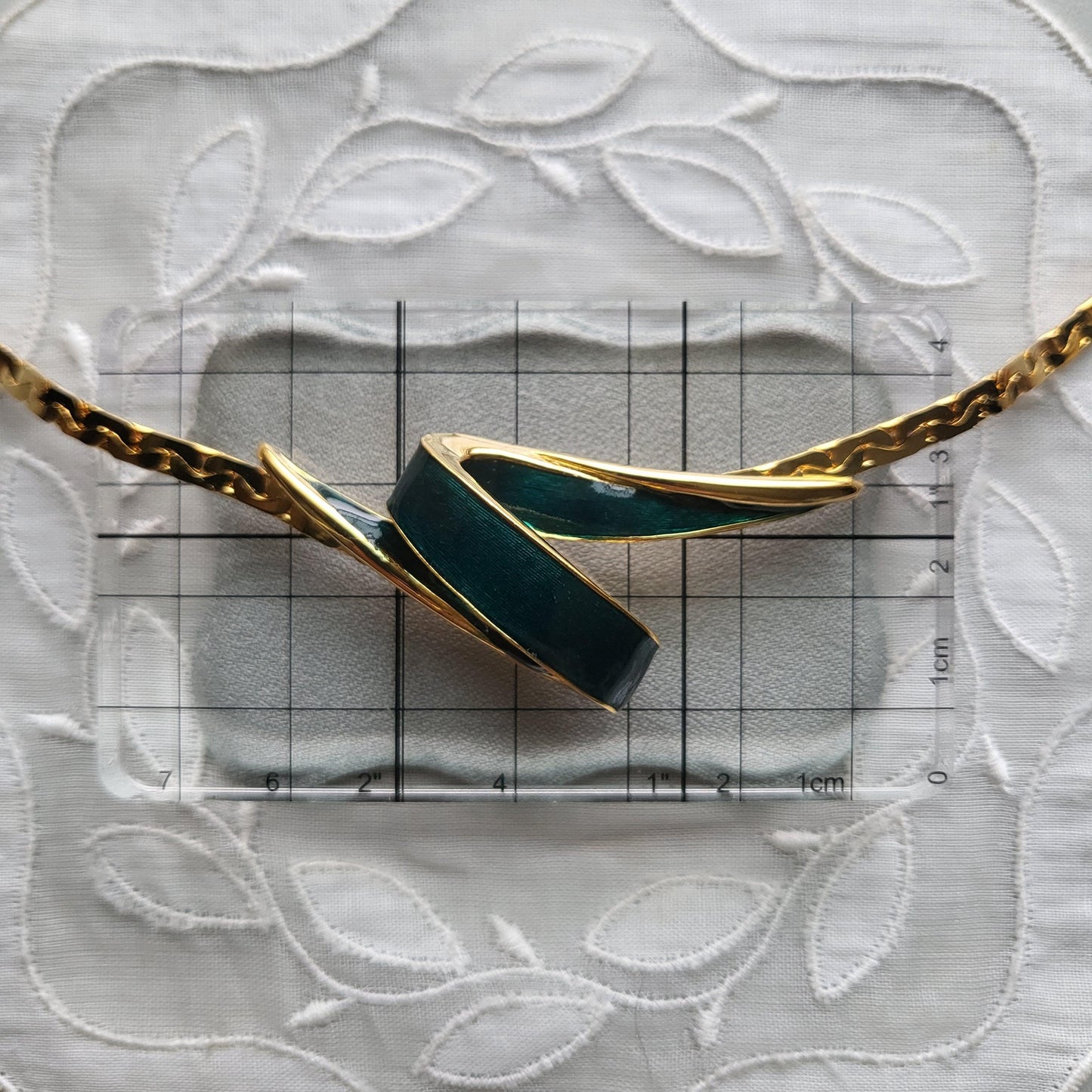 Necklace - Green Enamel Ribbon Chain Necklace