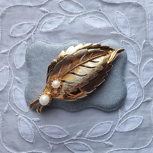 Brooch - Hollywood Pearl Leaf Brooch