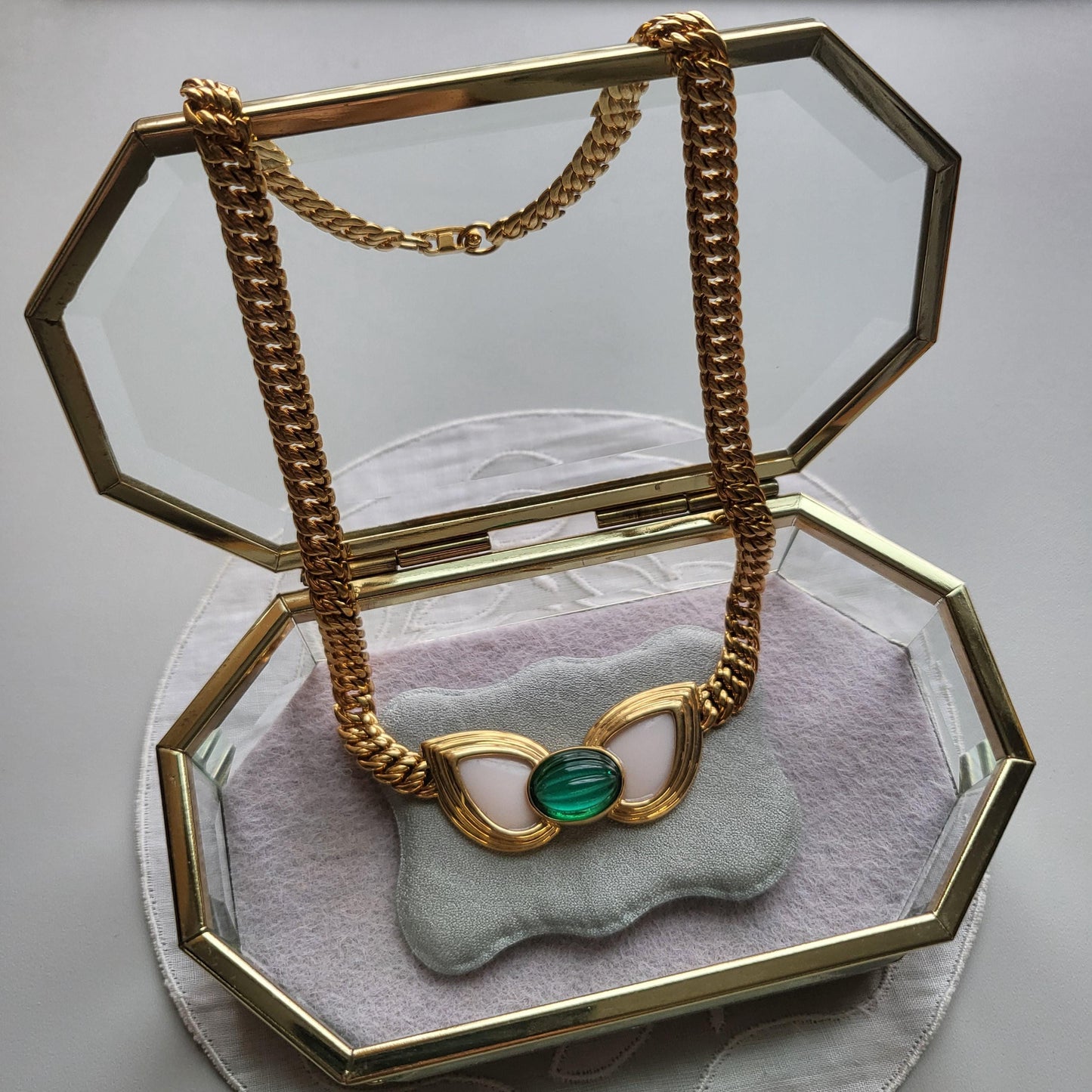 Necklace - Green and White Statement Chain Necklace