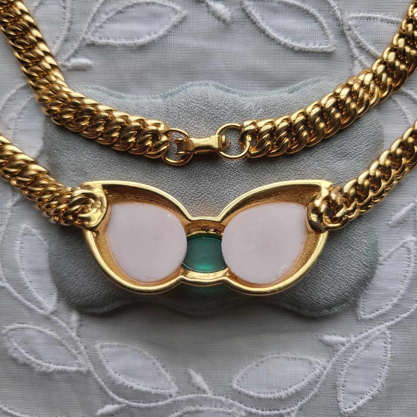 Necklace - Green and White Statement Chain Necklace