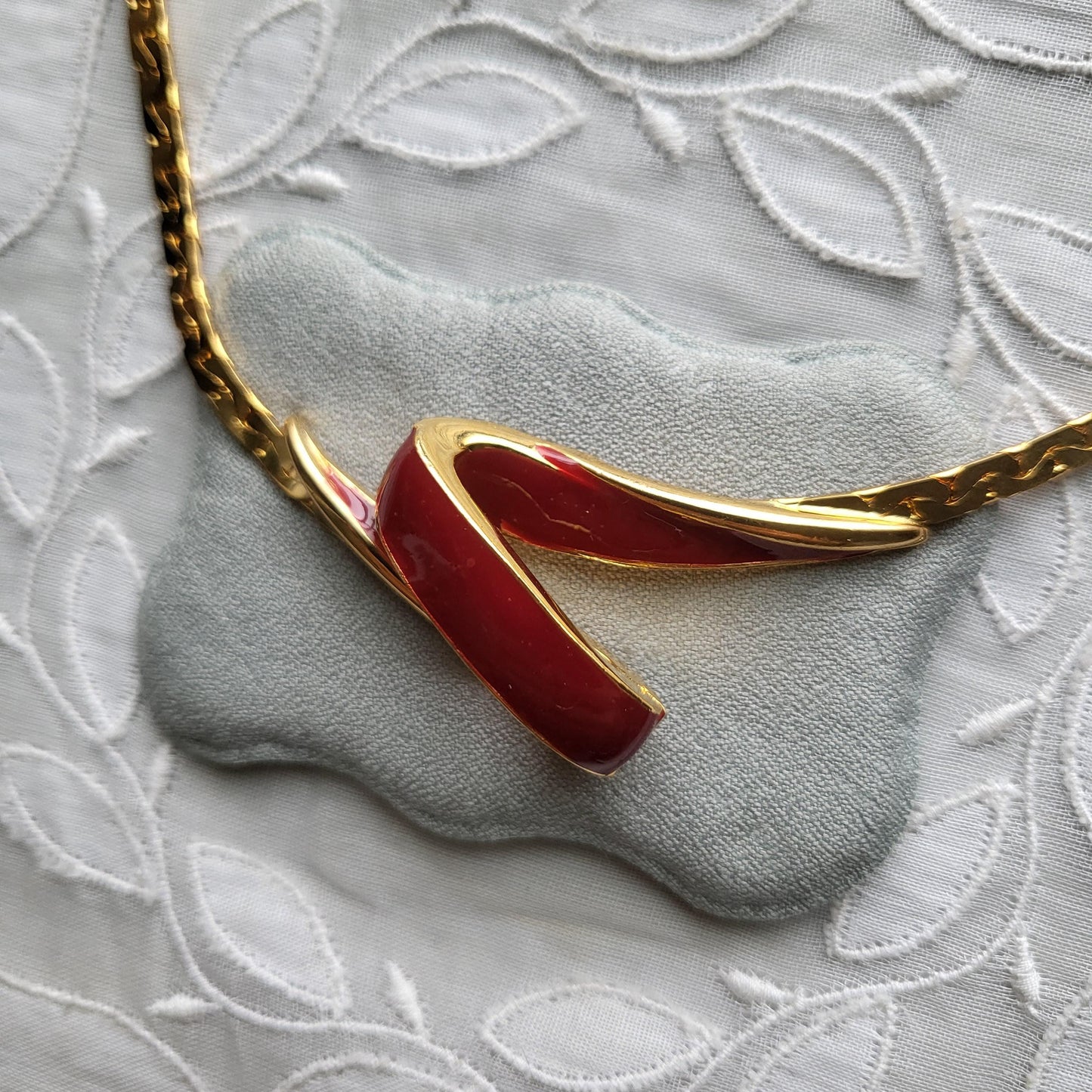 Necklace - Red Enamel Ribbon Chain Necklace