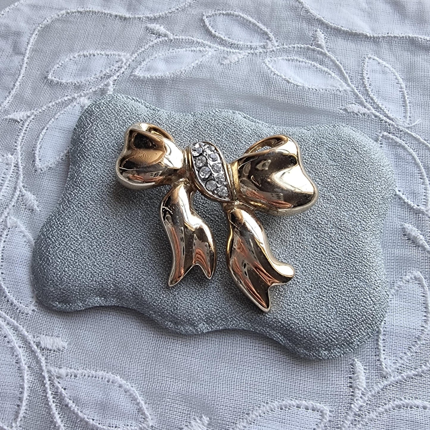 Brooch - Beatrix Jewellery Gold and Clear Crystals Bow Brooch