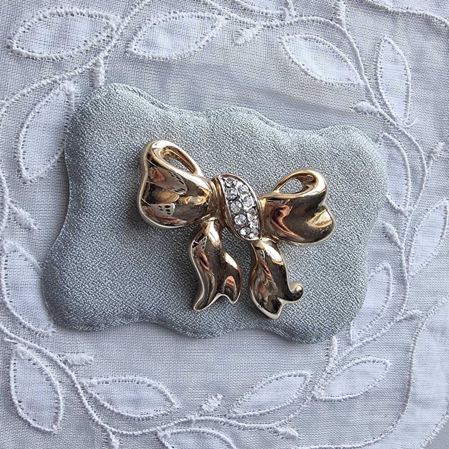 Brooch - Beatrix Jewellery Gold and Clear Crystals Bow Brooch