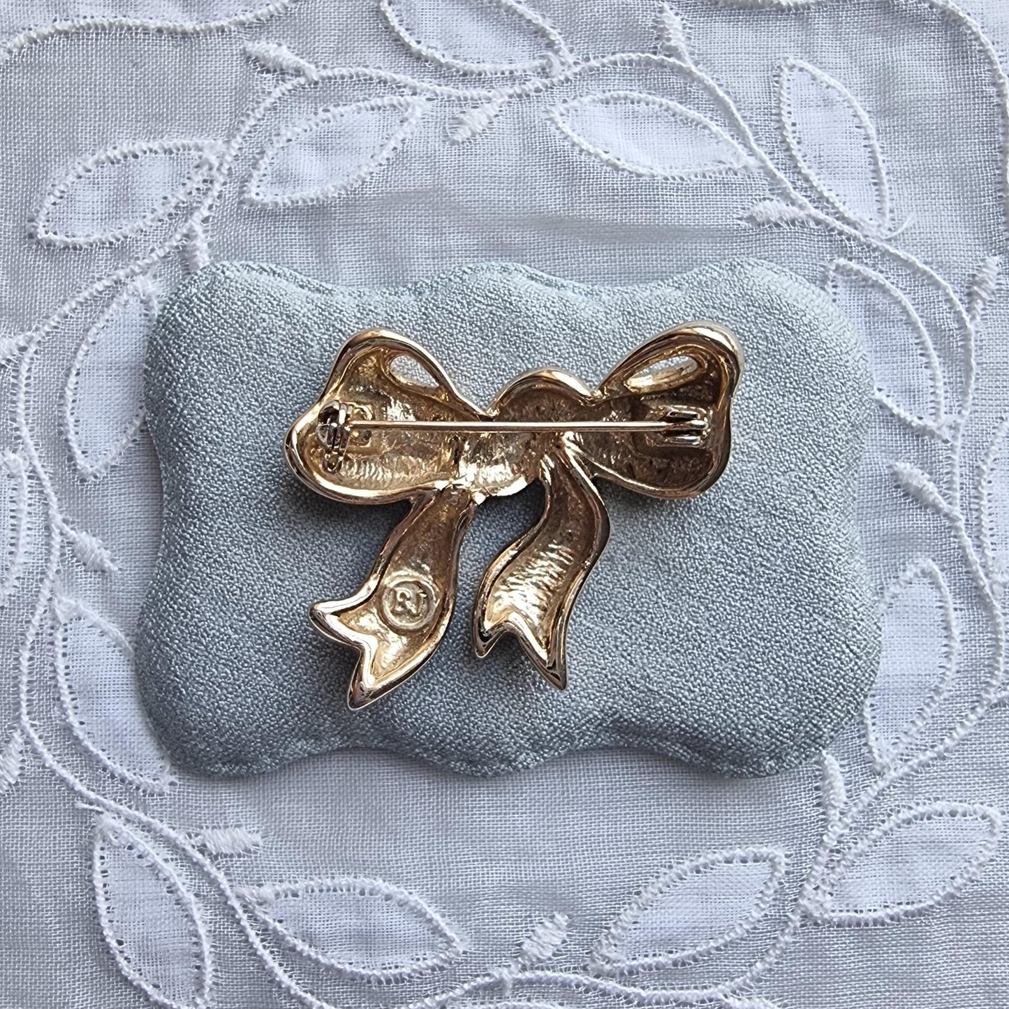 Brooch - Beatrix Jewellery Gold and Clear Crystals Bow Brooch