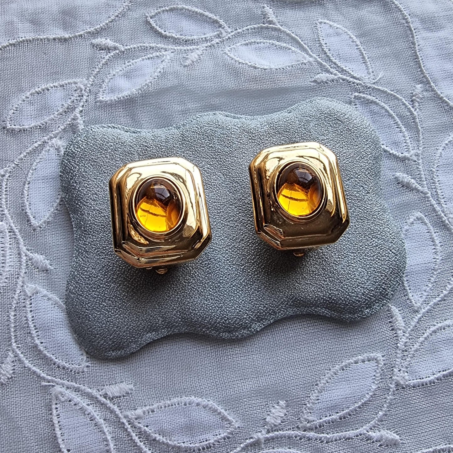 Clip on - Ciro Yellow Oval Cabochon Clip On Earrings