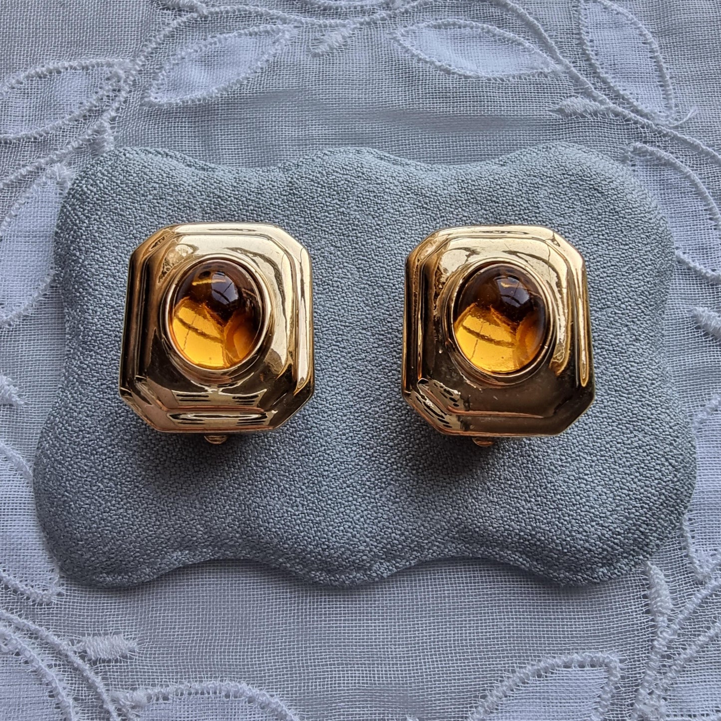 Clip on - Ciro Yellow Oval Cabochon Clip On Earrings